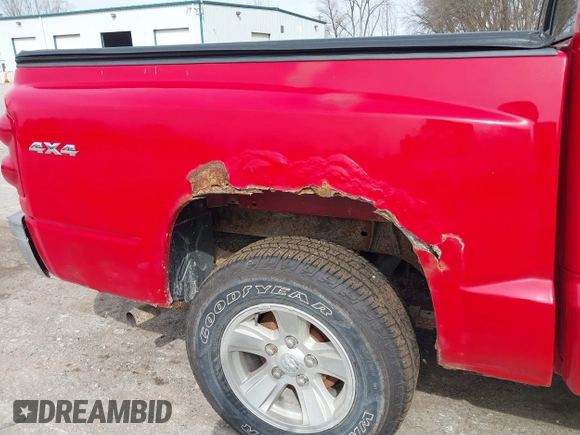 2008 Dodge Dakota SLT z VIN 1D7HW48K88S594342, wystawiony jako IAAI lot #41819673 z przebiegiem 116 134 mil mil oraz . Historia ofert i sprzedaży dostępna na DreamBid. Obrazek 6.