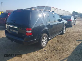 2010 Ford Explorer XLT z VIN 1FMEU7DEXAUA92958, wystawiony jako IAAI lot #42560339 z przebiegiem 213 329 mil mil oraz . Historia ofert i sprzedaży dostępna na DreamBid. Obrazek 4.