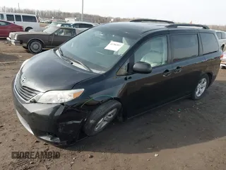 2011 Toyota Sienna LE AAS with VIN 5TDKK3DC4BS141226, listed as a IAAI auction lot 41786997 with 206,100 mi miles. Bid and sale history available at carsss.com. Image 17.