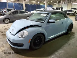 2013 Volkswagen Beetle 2.5L with VIN 3VW5X7AT5DM826359, listed as a Copart auction lot 47167015 with 111,532 mi miles and Clean title. Bid and sale history available at DreamBid. Image 1.