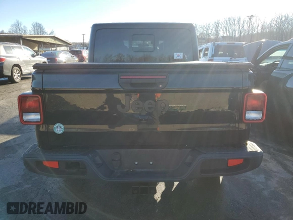 2022 Jeep Gladiator Willys with VIN 1C6HJTAG3NL117386, listed as a Copart auction lot 84271684 with 9,114 mi miles and Salvage title. Bid and sale history available at DreamBid. Image 6.