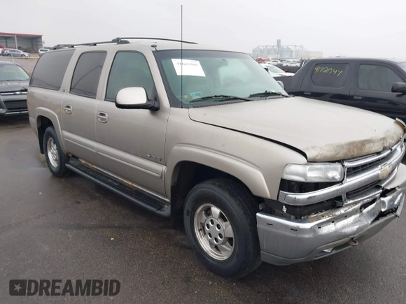 2000 Chevrolet Suburban LT with VIN 3GNFK16T7YG210170, listed as a IAAI auction lot 41665395 with 215,517 mi miles. Bid and sale history available at carsss.com. Image 1.