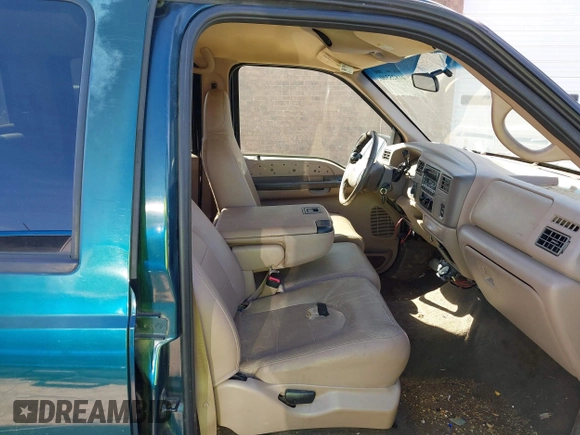 1999 Ford Super Duty F-250 XL with VIN 1FTNW21S2XEE10313, listed as a IAAI auction lot 41825300 with 150,619 mi miles. Bid and sale history available at carsss.com. Image 5.