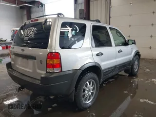 2002 Ford Escape XLT Choice с VIN 1FMYU041X2KD64911, выставлен на аукционе IAAI как лот 41590864 с пробегом 109 968 миль миль и . История ставок и продаж доступна на DreamBid. Изображение 4.