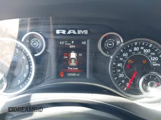 2022 Ram 2500 Tradesman z VIN 3C6UR5HJ7NG387674, wystawiony jako IAAI lot #42189557 z przebiegiem 125 045 mil mil oraz . Historia ofert i sprzedaży dostępna na DreamBid. Obrazek 7.