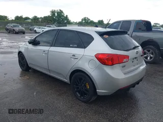 2011 Kia Forte EX z VIN KNAFU5A2XB5322692, wystawiony jako IAAI lot #42185939 z przebiegiem 180 432 mil mil oraz . Historia ofert i sprzedaży dostępna na DreamBid. Obrazek 3.