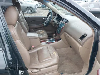 2005 Acura MDX with VIN 2HNYD18235H528356, listed as a IAAI auction lot 41815304 with 170,385 mi miles. Bid and sale history available at carsss.com. Image 5.