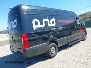 2019 Mercedes-Benz Sprinter Cargo z VIN WD4PF1CD8KP143473, wystawiony jako IAAI lot #41825674 z przebiegiem 99 261 mil mil oraz . Historia ofert i sprzedaży dostępna na DreamBid. Obrazek 4.