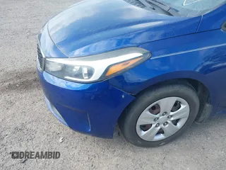 2018 Kia Forte LX with VIN 3KPFK4A71JE226693, listed as a IAAI auction lot 42094700 with 140,906 mi miles. Bid and sale history available at carsss.com. Image 6.
