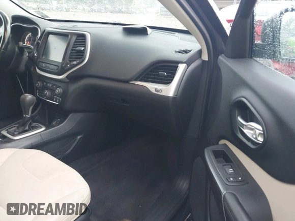 2016 Jeep Cherokee Latitude with VIN 1C4PJLCS4GW347185, listed as a IAAI auction lot 41909802 with 155,026 mi miles. Bid and sale history available at carsss.com. Image 5.
