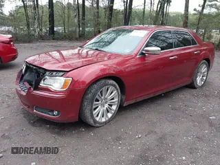 2014 Chrysler 300 C z VIN 2C3CCAET9EH157059, wystawiony jako IAAI lot #41979473 z przebiegiem 111 099 mil mil oraz . Historia ofert i sprzedaży dostępna na DreamBid. Obrazek 18.
