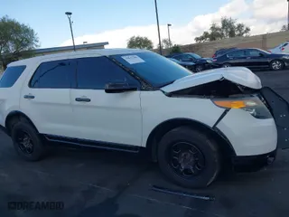 2013 Ford Utility Police Interceptor with VIN 1FM5K8AR6DGC06895, listed as a IAAI auction lot 40842261 with 156,107 mi miles. Bid and sale history available at carsss.com. Image 13.