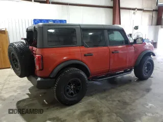 2022 Ford Bronco z VIN 1FMDE5BH9NLB59829, wystawiony jako Copart lot #43085555 z przebiegiem 16 727 mil mil oraz Czysty tytuł • Clean title. Historia ofert i sprzedaży dostępna na DreamBid. Obrazek 3.