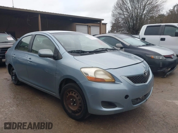 2009 Toyota Yaris z VIN JTDBT903594055838, wystawiony jako IAAI lot #41693557 z przebiegiem 362 137 mil mil oraz . Historia ofert i sprzedaży dostępna na DreamBid. Obrazek 1.