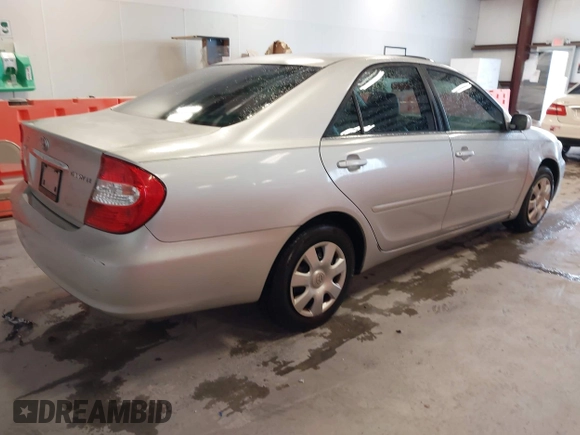 2004 Toyota Camry LE with VIN 4T1BE30K14U312190, listed as a IAAI auction lot 41952035 with 224,361 mi miles. Bid and sale history available at carsss.com. Image 4.