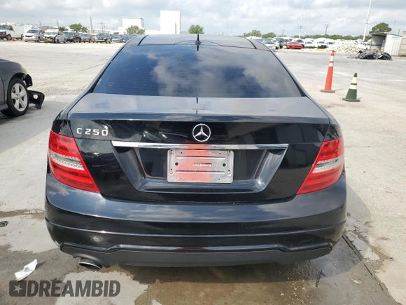 2013 Mercedes-Benz C 250 z VIN WDDGJ4HB5DF967737, wystawiony jako Copart lot #57278155 z przebiegiem 127 644 mil mil oraz Nie do naprawy • Non repairable. Historia ofert i sprzedaży dostępna na DreamBid. Obrazek 6.