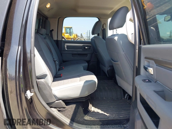 2017 Ram 1500 Big Horn z VIN 1C6RR7LM4HS882771, wystawiony jako IAAI lot #42401357 z przebiegiem 81 646 mil mil oraz . Historia ofert i sprzedaży dostępna na DreamBid. Obrazek 8.