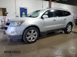 2012 Chevrolet Traverse 1LT z VIN 1GNKVGED4CJ159351, wystawiony jako Copart lot #48439855 z przebiegiem 126 788 mil mil oraz Czysty tytuł • Clean title. Historia ofert i sprzedaży dostępna na DreamBid. Obrazek 1.