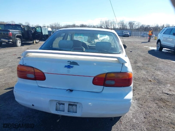 1999 Chevrolet Prizm with VIN 1Y1SK5284XZ413334, listed as a IAAI auction lot 41409229 with 380,461 mi miles. Bid and sale history available at carsss.com. Image 16.