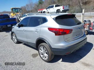 2017 Nissan Rogue SL z VIN JN1BJ1CR1HW113179, wystawiony jako IAAI lot #41838823 z przebiegiem 67 885 mil mil oraz . Historia ofert i sprzedaży dostępna na DreamBid. Obrazek 3.
