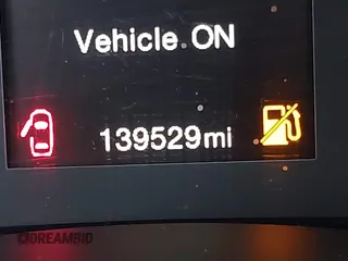 2017 Jeep Renegade Altitude z VIN ZACCJABB6HPE57612, wystawiony jako IAAI lot #41980363 z przebiegiem 139 529 mil mil oraz . Historia ofert i sprzedaży dostępna na DreamBid. Obrazek 15.