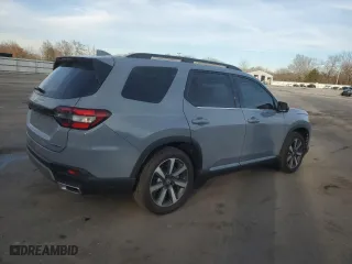 2024 Honda Pilot Touring with VIN 5FNYG1H70RB037781, listed as a Copart auction lot 86406654 with 11,080 mi miles and Salvage Title. Bid and sale history available at carsss.com. Image 3.