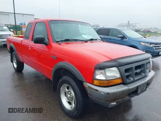1998 Ford Ranger XL z VIN 1FTZR15X3WPB64626, wystawiony jako IAAI lot #42318798 z przebiegiem 120 623 mil mil oraz . Historia ofert i sprzedaży dostępna na DreamBid. Obrazek 1.