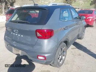 2023 Hyundai Venue Limited z VIN KMHRC8A33PU252586, wystawiony jako IAAI lot #41831713 z przebiegiem 16 174 mil mil oraz . Historia ofert i sprzedaży dostępna na DreamBid. Obrazek 4.