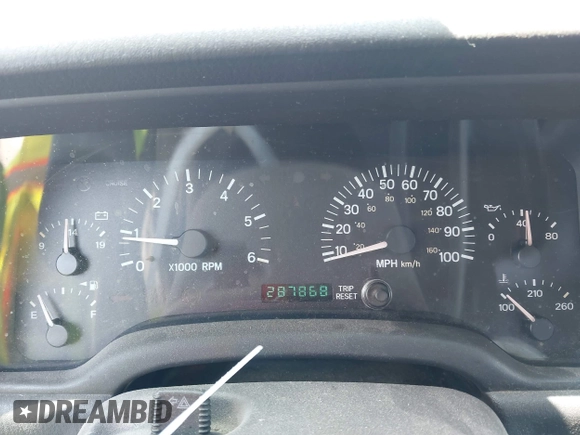 2000 Jeep Cherokee z VIN 1J4FT48S8YL214074, wystawiony jako IAAI lot #42577235 z przebiegiem 287 868 mil mil oraz . Historia ofert i sprzedaży dostępna na DreamBid. Obrazek 7.