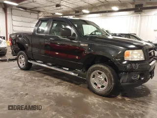 2006 Ford F-150 STX z VIN 1FTRX12W56FA41319, wystawiony jako IAAI lot #42521970 z przebiegiem 156 717 mil mil oraz . Historia ofert i sprzedaży dostępna na DreamBid. Obrazek 1.