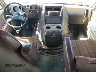 1985 Chevrolet Chevy Van z VIN 1GBEG25HXF7160399, wystawiony jako Copart lot #64115004 z przebiegiem 40 895 mil mil oraz Czysty tytuł • Clean title. Historia ofert i sprzedaży dostępna na DreamBid. Obrazek 8.