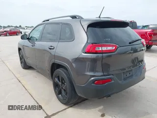 2018 Jeep Cherokee Latitude Tech Connect z VIN 1C4PJLCB1JD553079, wystawiony jako IAAI lot #42068048 z przebiegiem 90 656 mil mil oraz . Historia ofert i sprzedaży dostępna na DreamBid. Obrazek 3.