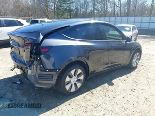 2024 Tesla Model Y Long Range z VIN 7SAYGDEE8RA262082, wystawiony jako IAAI lot #41834216 z przebiegiem 11 536 mil mil oraz . Historia ofert i sprzedaży dostępna na DreamBid. Obrazek 4.