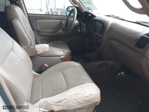 2004 Toyota Sequoia SR5 with VIN 5TDZT34A64S218109, listed as a IAAI auction lot 41809388 with 159,416 mi miles. Bid and sale history available at carsss.com. Image 5.
