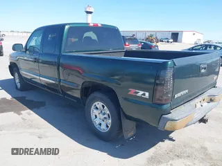 2005 GMC Sierra 1500 with VIN 1GTEK19BX5E341135, listed as a IAAI auction lot 42220266 with 172,451 mi miles and . Bid and sale history available at DreamBid. Image 3.