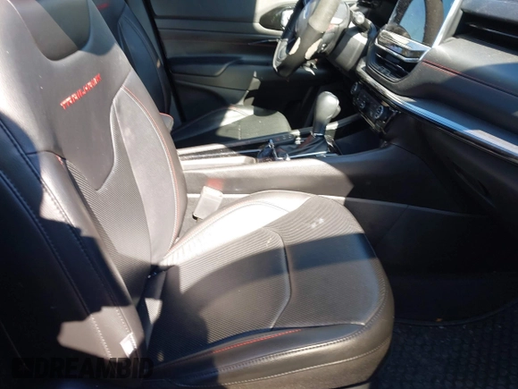 2022 Jeep Compass Trailhawk with VIN 3C4NJDDB4NT136213, listed as a IAAI auction lot 41689612 with 50,091 mi miles and . Bid and sale history available at DreamBid. Image 5.