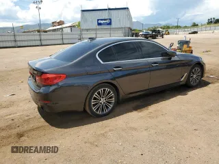2018 BMW 5 Series 530i z VIN WBAJA5C51JWA37594, wystawiony jako Copart lot #63375575 z przebiegiem 139 974 mil mil oraz Czysty tytuł • Clean title. Historia ofert i sprzedaży dostępna na DreamBid. Obrazek 3.