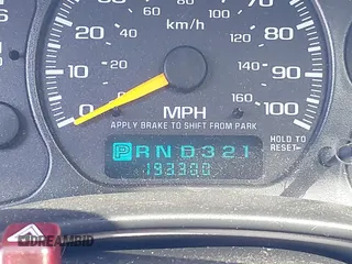 2001 Chevrolet Tahoe LS with VIN 1GNEK13T61J251300, listed as a IAAI auction lot 42071879 with 193,300 mi miles. Bid and sale history available at carsss.com. Image 12.