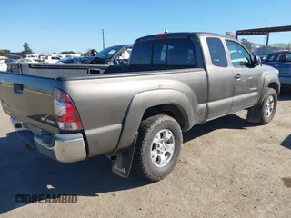 2012 Toyota Tacoma z VIN 5TFUU4EN4CX040417, wystawiony jako IAAI lot #41662802 z przebiegiem 221 186 mil mil oraz . Historia ofert i sprzedaży dostępna na DreamBid. Obrazek 4.