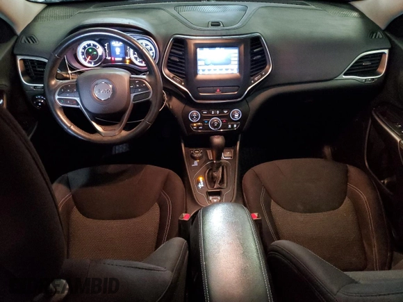 2019 Jeep Cherokee Latitude with VIN 1C4PJMCB4KD284230, listed as a Copart auction lot 57514745 with 107,478 mi miles and Salvage title. Bid and sale history available at DreamBid. Image 8.