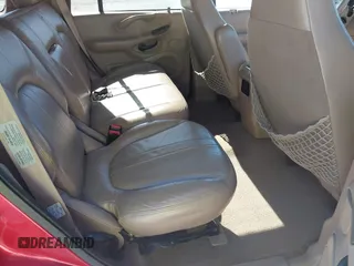 1998 Ford Expedition XLT with VIN 1FMRU17L1WLA47560, listed as a IAAI auction lot 41714605 with 121,523 mi miles. Bid and sale history available at carsss.com. Image 8.