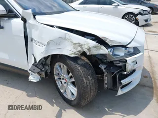 2020 Jaguar F-Pace 25t Prestige z VIN SADCK2FXXLA622776, wystawiony jako IAAI lot #42149737 z przebiegiem 42 269 mil mil oraz . Historia ofert i sprzedaży dostępna na DreamBid. Obrazek 19.