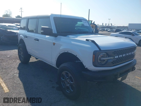 2024 Ford Bronco Badlands z VIN 1FMEE9BP5RLA09693, wystawiony jako IAAI lot #42146875 z przebiegiem 5 806 mil mil oraz . Historia ofert i sprzedaży dostępna na DreamBid. Obrazek 1.