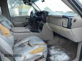 2003 Chevrolet Tahoe LS z VIN 1GNEC13Z73R121712, wystawiony jako IAAI lot #41754849 z przebiegiem Nie podano mil oraz . Historia ofert i sprzedaży dostępna na DreamBid. Obrazek 5.