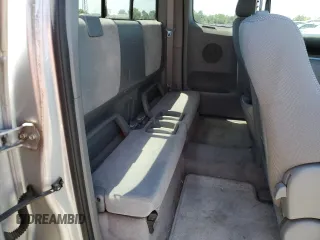 2006 Toyota Tacoma z VIN 5TETX22N86Z233467, wystawiony jako Copart lot #57214555 z przebiegiem 283 219 mil mil oraz Tytuł czysty. Historia ofert i sprzedaży dostępna na DreamBid. Obrazek 10.