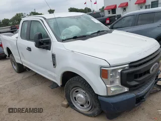 2020 Ford F-250 XL z VIN 1FT7X2A61LED41570, wystawiony jako IAAI lot #42230713 z przebiegiem 67 362 mil mil oraz . Historia ofert i sprzedaży dostępna na DreamBid. Obrazek 1.