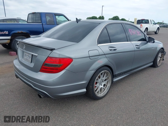 2013 Mercedes-Benz C 300 Sport с VIN WDDGF8AB1DR256425, выставлен на аукционе IAAI как лот 42560342 с пробегом 119 440 миль миль и . История ставок и продаж доступна на DreamBid. Изображение 4.