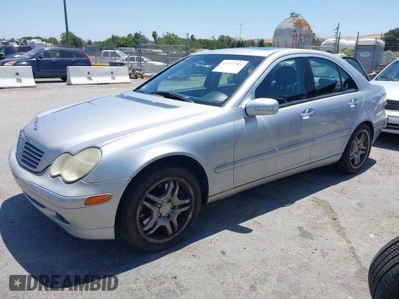 2002 Mercedes-Benz C 230/260/280/320 z VIN WDBRF61JX2F236248, wystawiony jako IAAI lot #42371901 z przebiegiem 204 981 mil mil oraz . Historia ofert i sprzedaży dostępna na DreamBid. Obrazek 17.