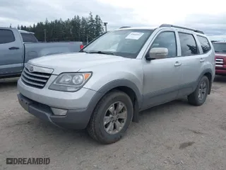 2009 Kia Borrego LX with VIN KNDJH741395015651, listed as a IAAI auction lot 41605337 with 254,618 mi miles. Bid and sale history available at carsss.com. Image 2.