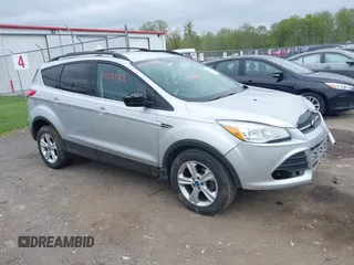 2013 Ford Escape SE с VIN 1FMCU0GX1DUB92835, выставлен на аукционе IAAI как лот 42224322 с пробегом 98 825 миль миль и . История ставок и продаж доступна на DreamBid. Изображение 1.